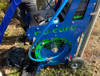 Sewer cleaning machine
